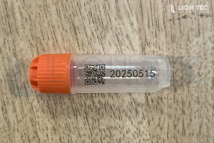 醫療器械標識解決方案-微型試劑管：UV噴碼機助力高效合規標識管理